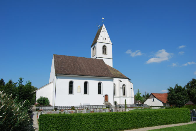 Evangelische Kirche Gachnang: Südseite mit Kirchenschiff (1743-1748), August 2007